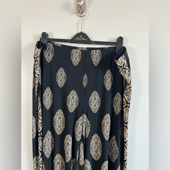 Susan Graver Liquid knit Wide Leg Pants - Picture 4 of 5